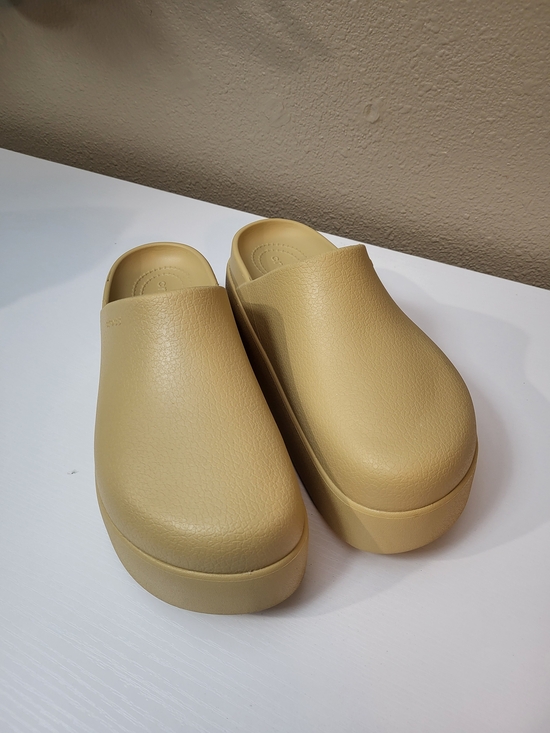 CROCS Shoes - Crocs Dylan Platform Clogs ~ Wheat or Khaki ~ Womens Size 9  EUC